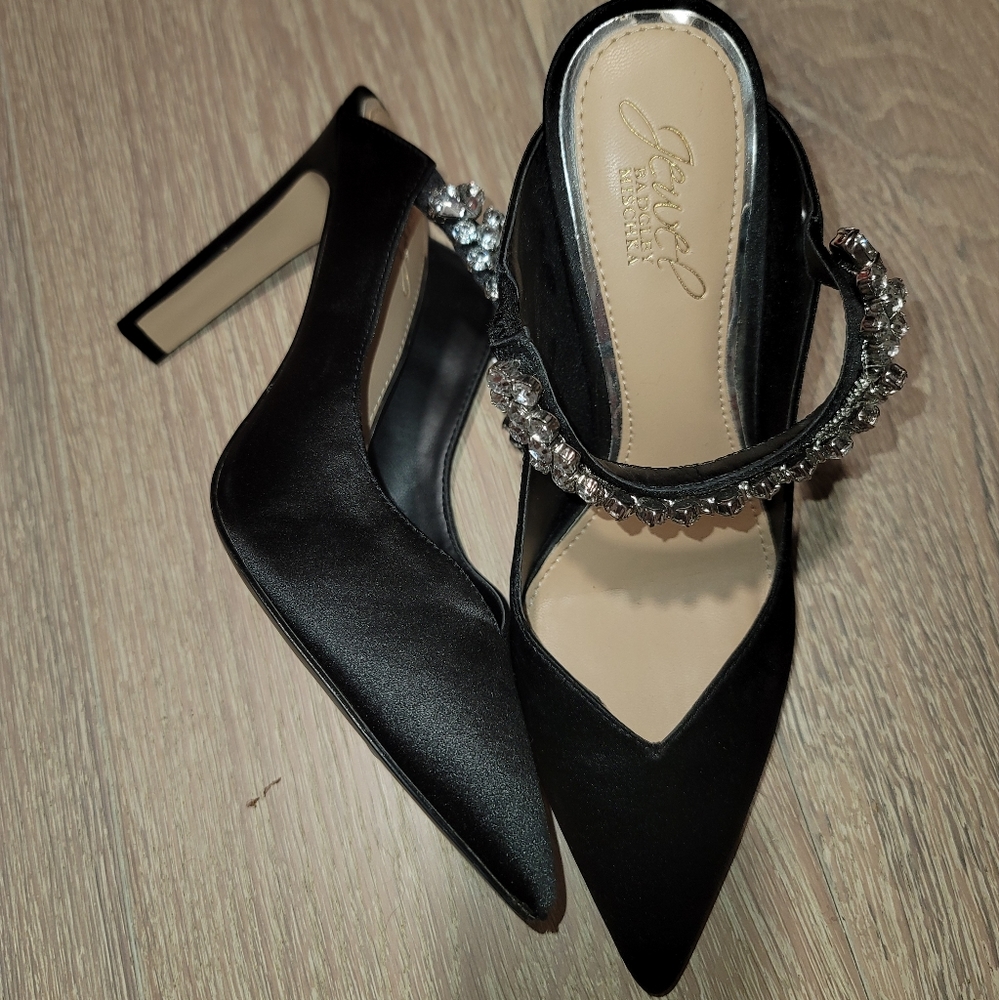 Jewel Badgley Mischka Women's Stella Pump Size 7M